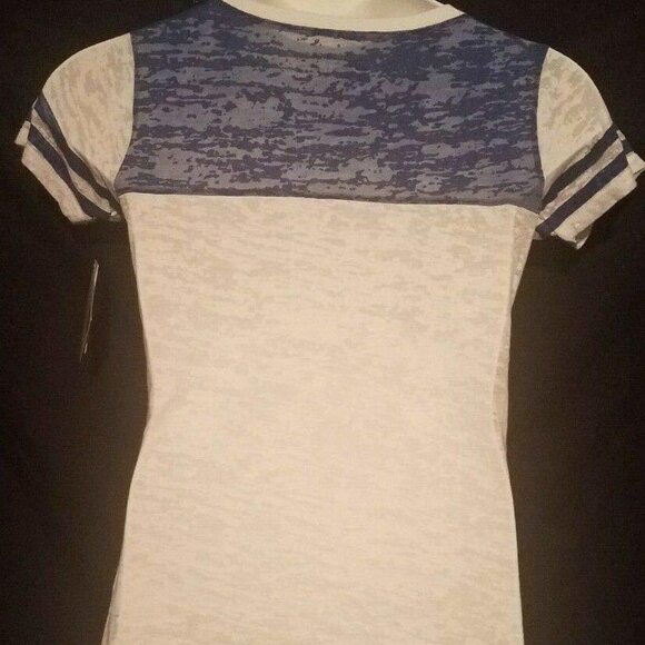 Touch by Alyssa Milano Chicago Cubs G-111 V-Neck T-Shirt - Large - Picture 4 of 9